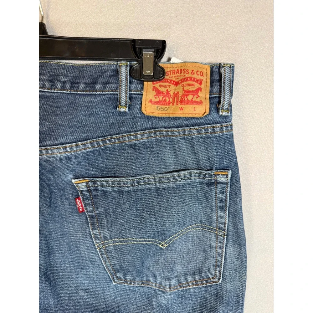 Levis 550 Relaxed Fit Tapered Leg Blue Denim Jeans Mens 38x36 Medium Wash